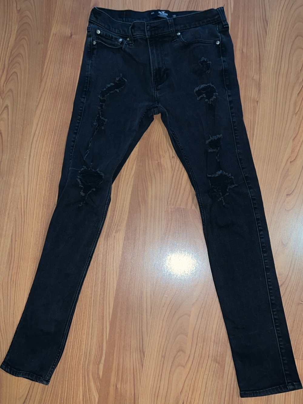 Hollister Men’s Black Distressed Skinny Jeans